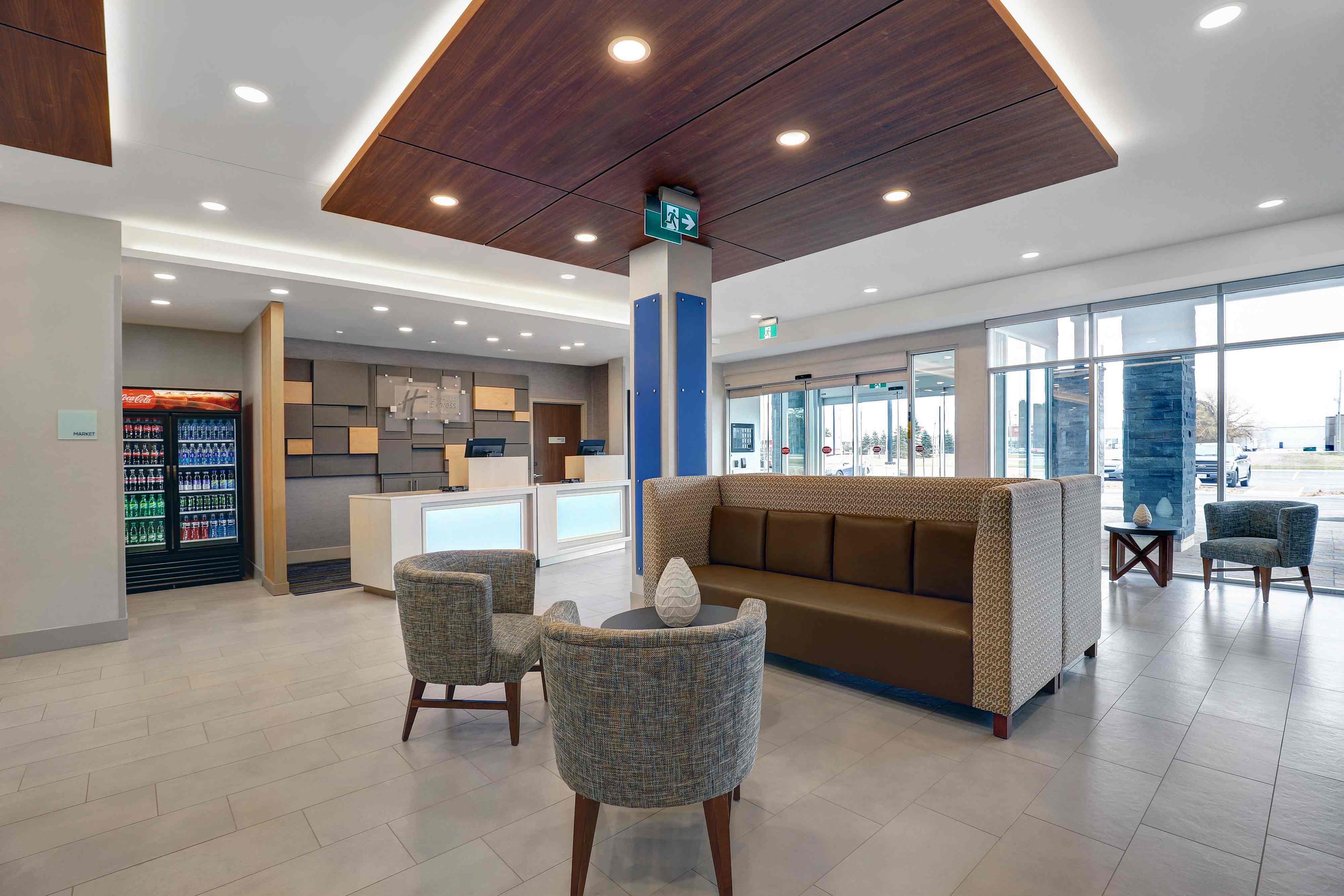 Hourly limo services at affordable price from Holiday Inn Express & Suites Port Elgin to tobermory. Business class trips for your vacations