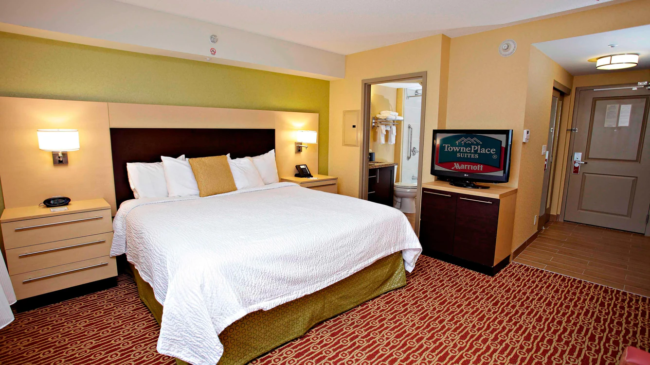 Find cheep and luxury cars at Greater Sudbury Airport to TownePlace Suites by Marriott Sudbury