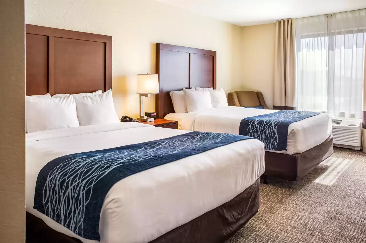 Find cheep and luxury cars at Niagara Falls International Airport to  Comfort Inn & Suites Niagara Falls