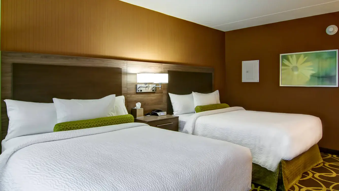 Make your reservations online for your chauffeur services from TownePlace Suites by Marriott Kincardine to tobermory