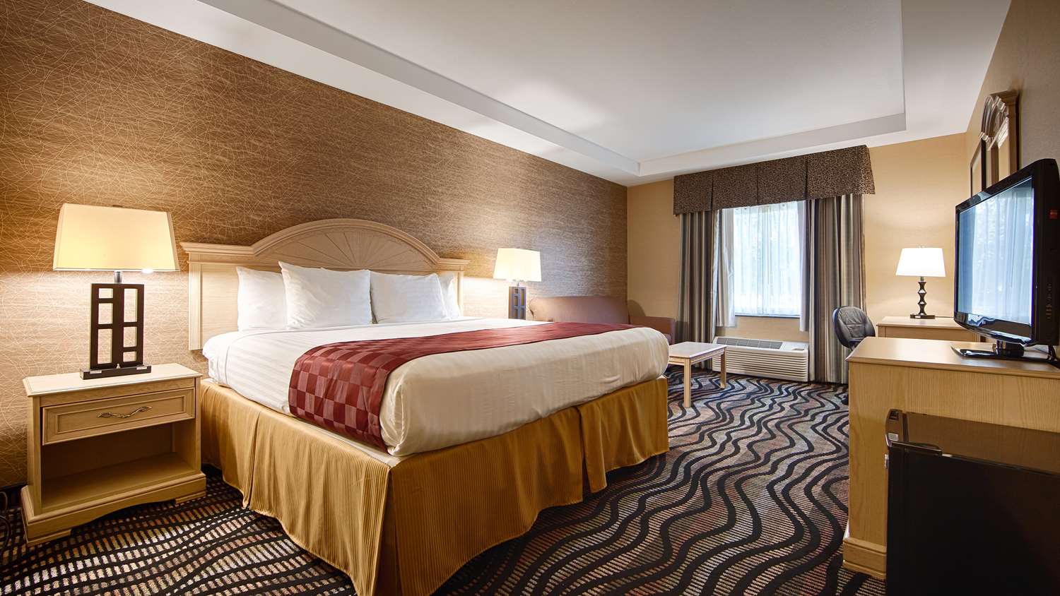 professional chauffeur service at Best Western Summit Inn will take you to and from Niagara Falls International Airport