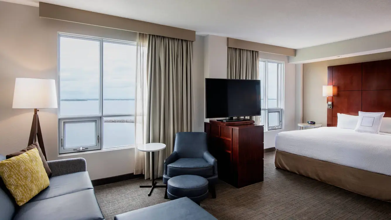 Achauffeur offers executive and personalized limousine services from Residence Inn by Marriott Kingston Water's Edge to Thousand island. We maintain our limos clean and comfortable