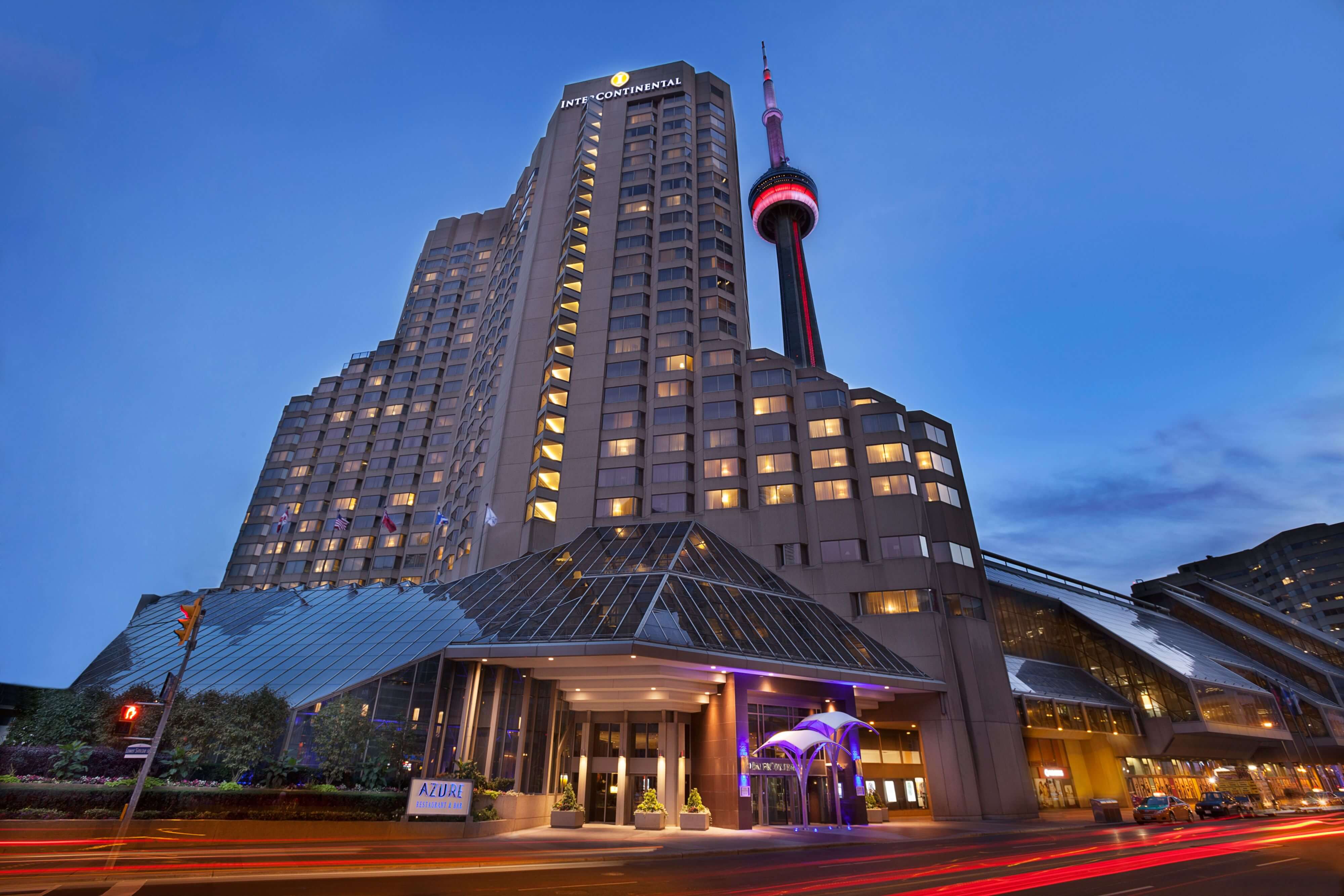 Achauffeur offers hygienic and comfortable car services from InterContinental Toronto Centre to CN Tower. We guarantee a stress free transportation 