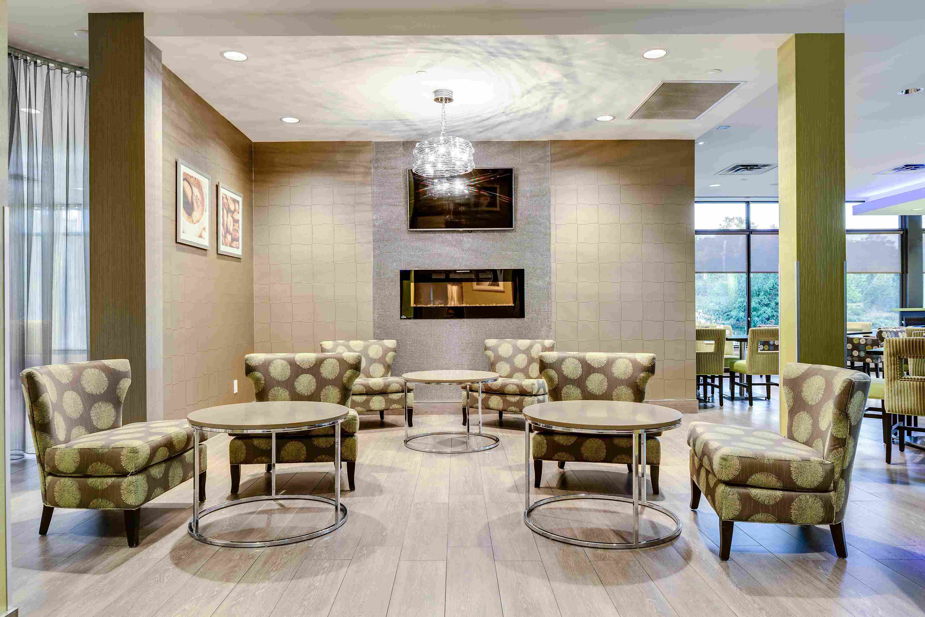 airport chauffeur service near the Greater Sudbury Airport to Holiday Inn Sudbury, an IHG Hotel. Book with affordable price
