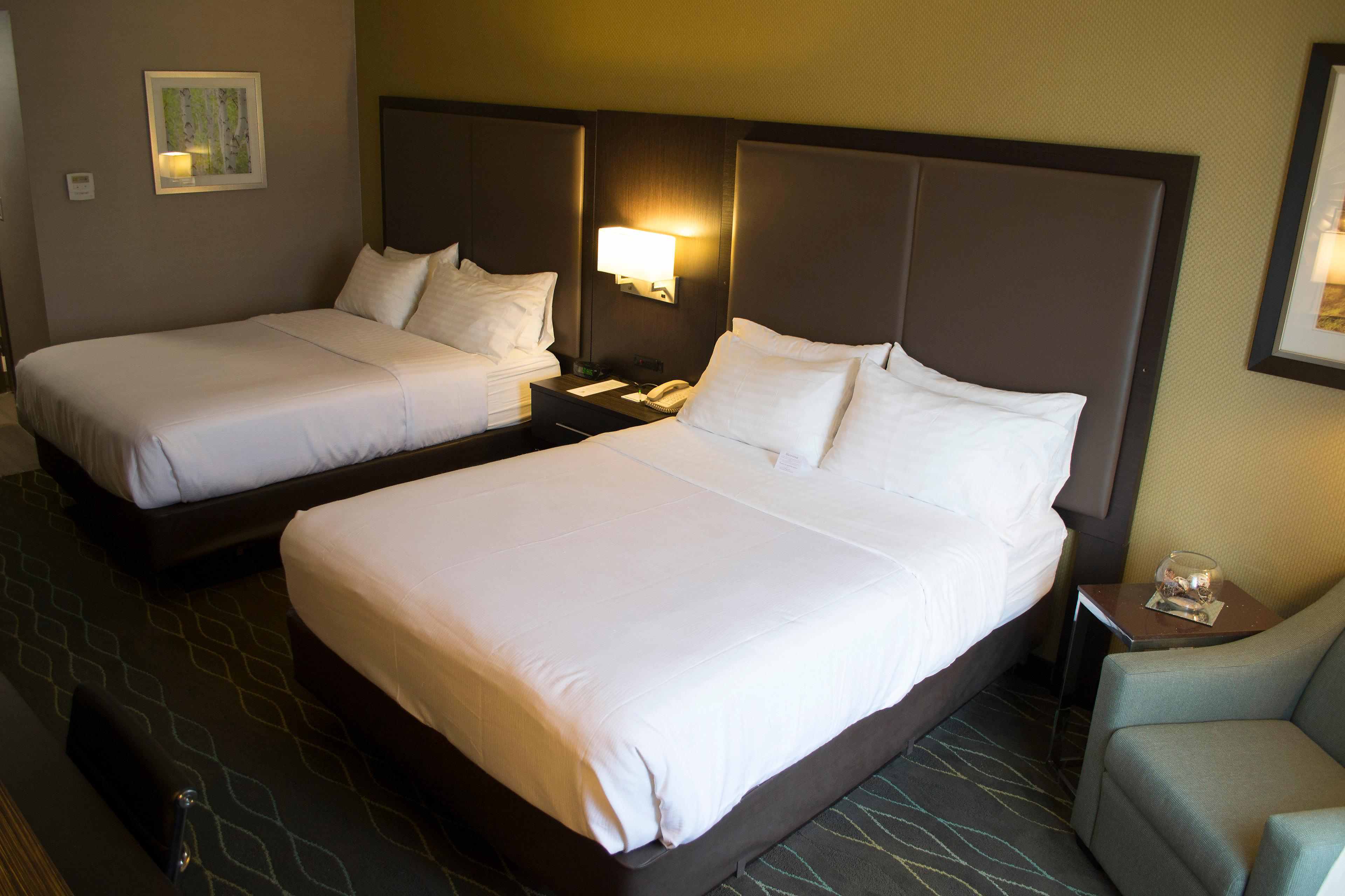 Private chauffeur service from Greater Sudbury Airport to Holiday Inn Sudbury, an IHG Hotel. Book online