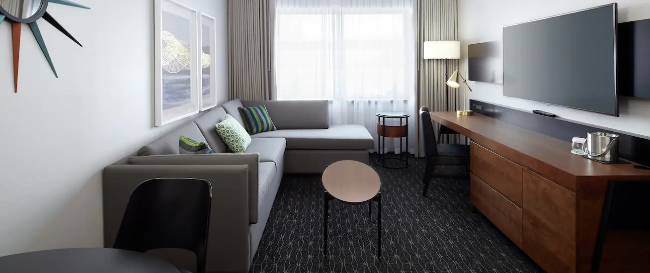 Book your Luxury Chauffeur from DoubleTree by Hilton Montreal Airport to Montreal Pierre Elliott Trudeau International Airport
