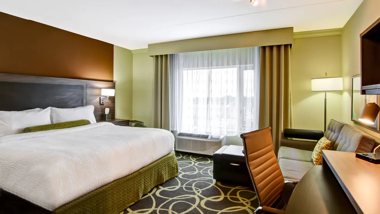 Hire a car at affordable price near TownePlace Suites by Marriott Kincardine to tobermory.best chauffeur services